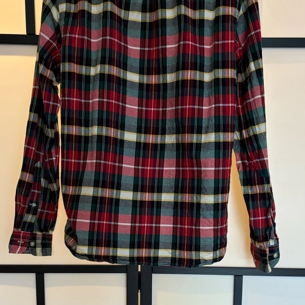 J. Crew Oxford‎ plaid men’s button down shirt. Size Medium
